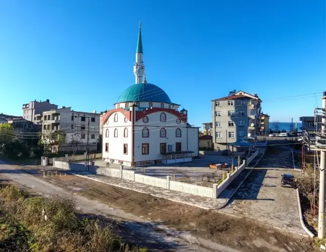 Fatsa Belediyesinden Camiye Peyzaj Çalışması