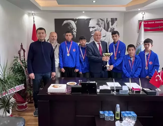 Tokat'ta Yolkonak 75. Yıl Ortaokulu Bocce Takımı Başarılarıyla Dikkat Çekiyor