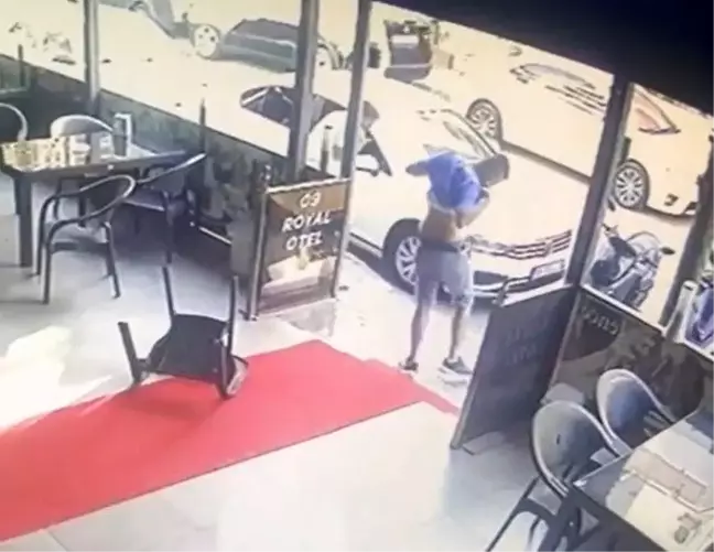 Kuşadası'nda alacak verecek kavgası: Otel sahibi öldürüldü