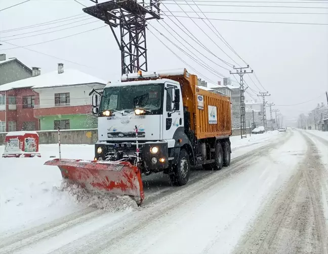 Van'da Kar Yağışı Ulaşımı Olumsuz Etkiledi