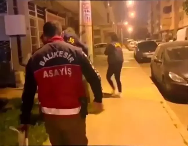 Balıkesir'de Eş Zamanlı Dolandırıcılık Operasyonu: 11 Şüpheli Yakalandı