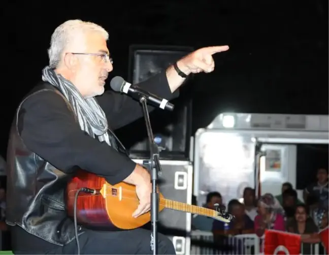 Nevşehir'de Esat Kabaklı Konseri