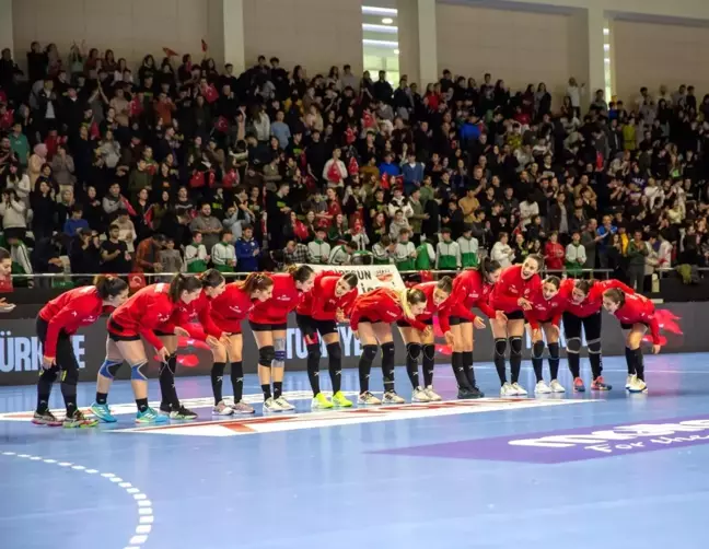 A Milli Kadın Hentbol Takımı'nın 2024 Avrupa Şampiyonası 6. Eleme Grubu Maçları Kadrosu Açıklandı