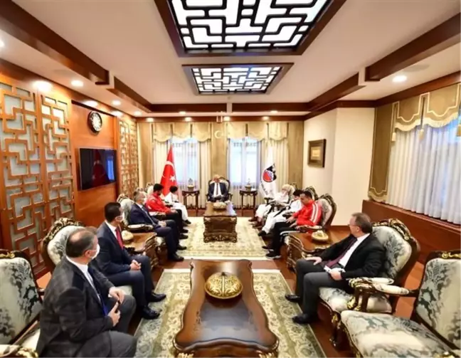 Görme Engelli şampiyon miniklerden Vali Karaloğlu'na ziyaret