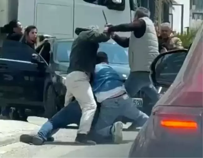 İzmir'de Sürücüler Arasında Satırlı Kavga