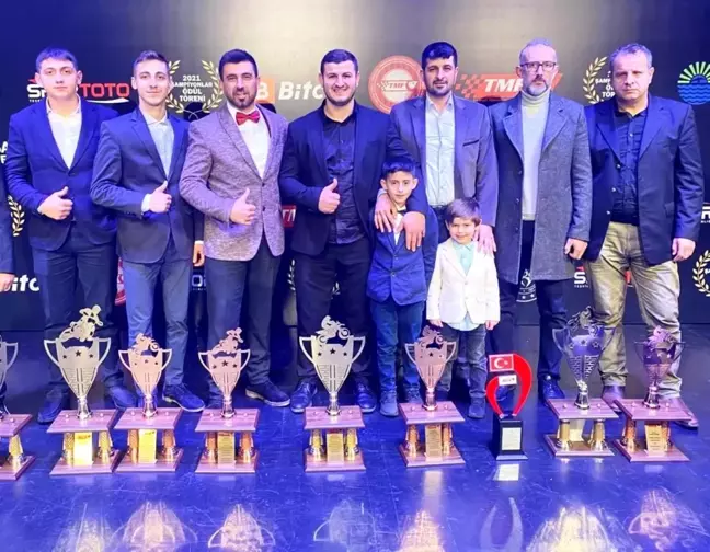 Kartepeli sporcular ödüllerini aldı