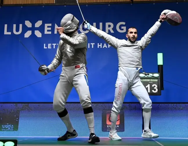 Milli Eskrimci Enver Yıldırım Paris 2024 Olimpiyat Oyunları'na katılmaya hak kazandı