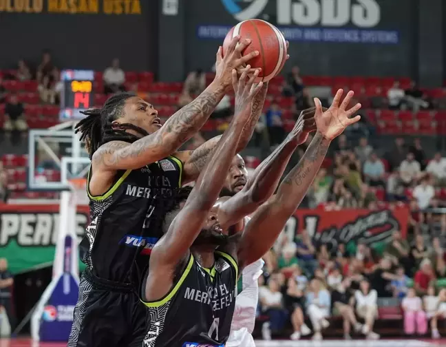 Pınar Karşıyaka, Yukatel Merkezefendi Belediyesi'ni 97-73 yendi