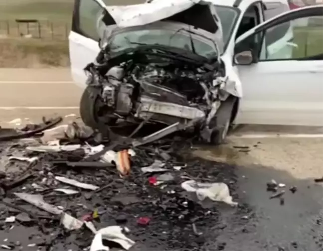 Muş'ta Trafik Kazası: 1'i Çocuk 5 Yaralı