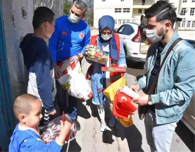 23 Nisan'da mülteci çocukları da unutulmadı