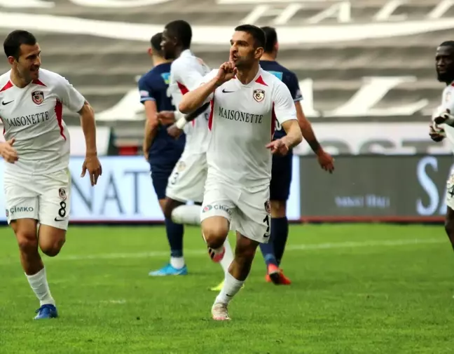 Başakşehir, Muhammet Demir'i kadroda tutacak