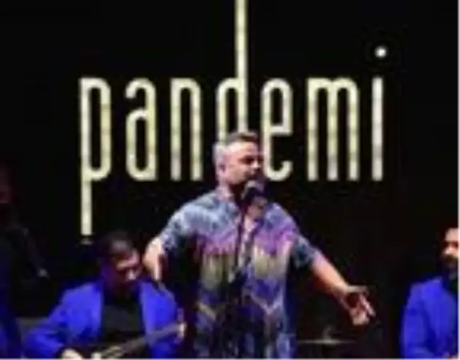 Bülent Serttaş, Bodrum'da hayranlarını coşturdu
