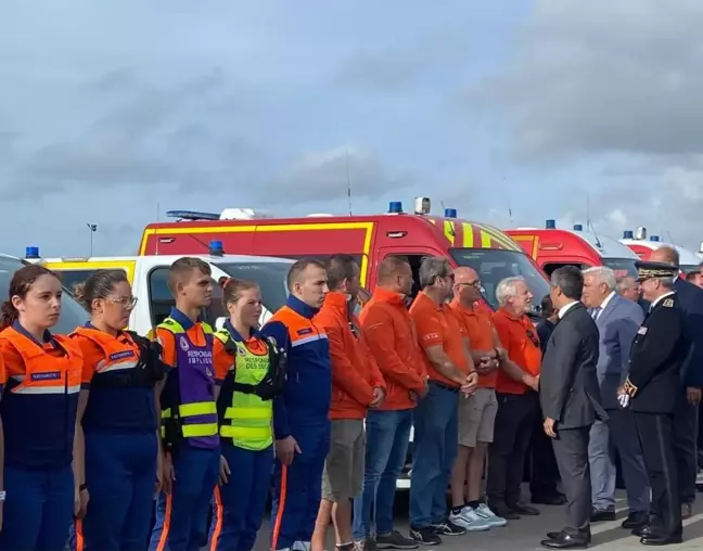 Manş Denizi'nde göçmen teknesi batması sonucu 12 kişi hayatını kaybetti