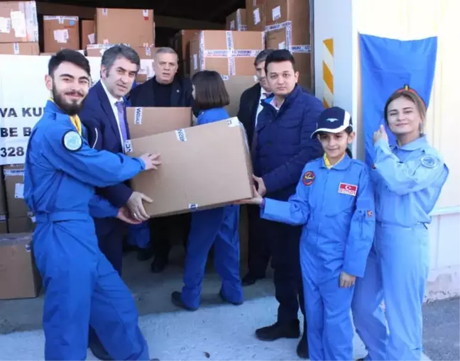 Türk Hava Kurumu Binlerce Öğrenciye Kıyafet Yardımı Yaptı