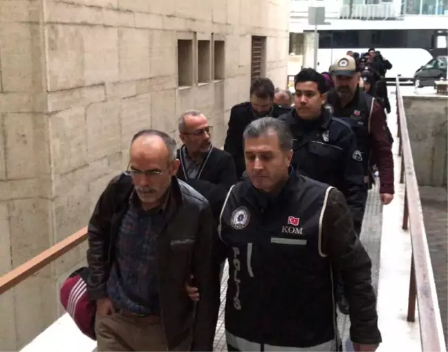 Bursa'da Fetö/pdy Üyesi Okul Yöneticileri ve Öğretmenler Adliyeye Sevk Edildi