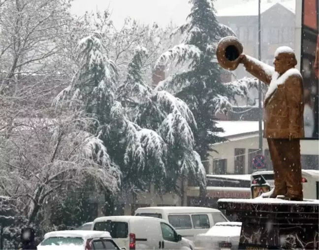Isparta'da 3 ilçede okullara kar tatili