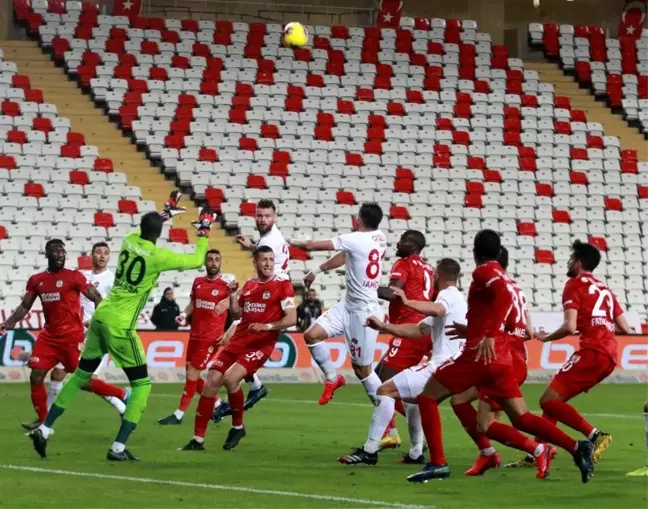 Süper Lig: Antalyaspor: 0 - Sivasspor: 0 (İlk yarı)
