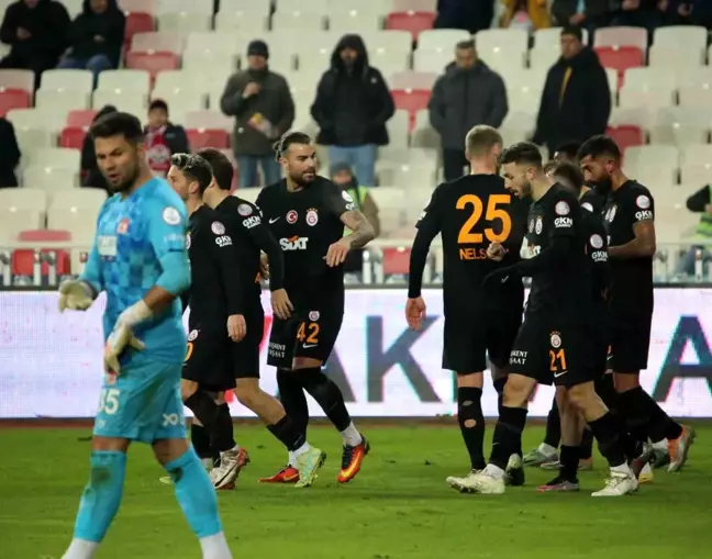 E.Y. Sivasspor - Galatasaray Maçının İlk Yarısı 1-0 Sonuçlandı