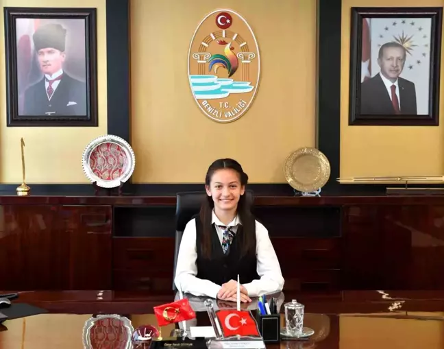 Denizli Valisi Ömer Faruk Coşkun, makamını öğrenciye devretti