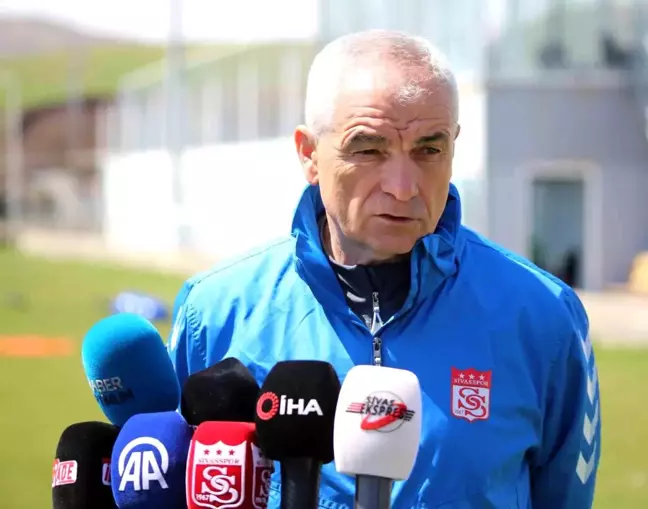 Rıza Çalımbay: 'Galatasaray'dan Puan Almak İçin Çalışmalıyız'