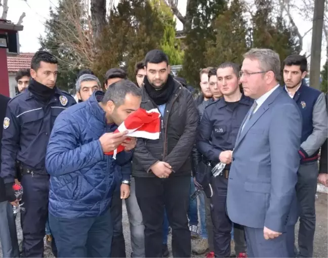 Uşak Ülkü Ocakları'ndan Polisi Duygulandıran Ziyaret
