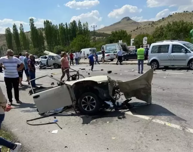 Son dakika haberi... Ankara'da zincirleme trafik kazası: 1 ölü, 10 yaralı
