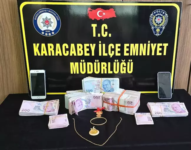 Bandırma'da Kadına Polis Süsü Verip Ziynet Eşyalarını ve 400 Bin Lirayı Çalan 2 Zanlı Yakalandı