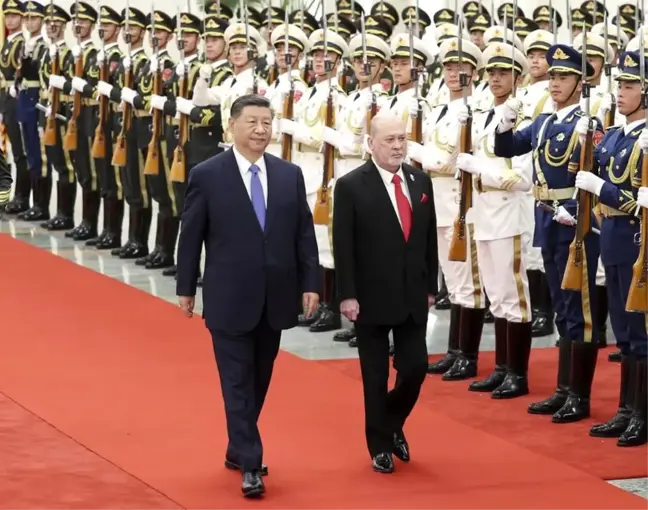 Xi Jinping, Malezya Kralı ile Görüştü ve İkili İlişkileri Güçlendirme Taahhüdünde Bulundu