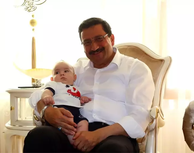 Keçiören Belediye Başkanı Ak, 15 Temmuz Gazilerine Misafir Oluyor