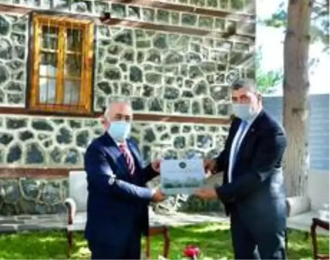 Oltulular'dan Rektör Çomaklı'ya