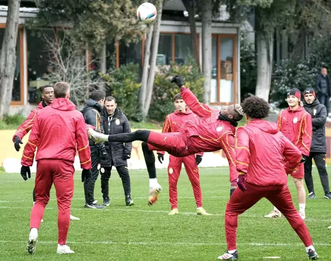 Galatasaray, Fenerbahçe Derbisi İçin Hazırlıklarını Sürdürüyor