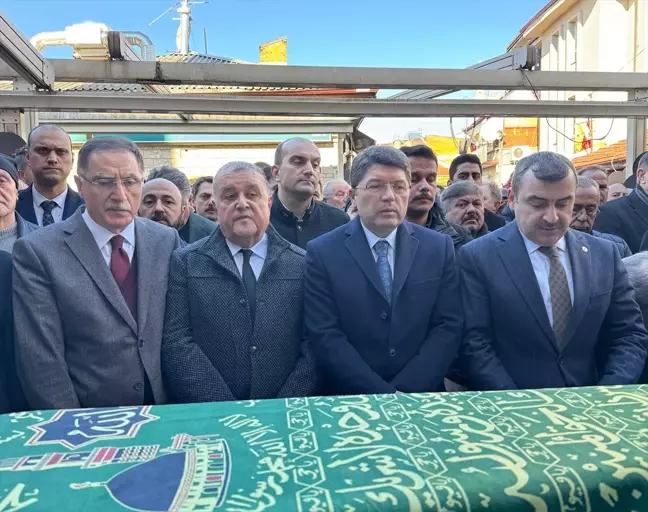 Adalet Bakanı Yılmaz Tunç, Hatice Fırıncıoğlu'nun cenaze törenine katıldı