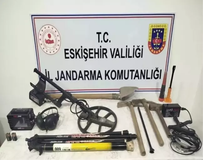 Eskişehir'de Kaçak Kazı Yapan 4 Şüpheli Suçüstü Yakalandı