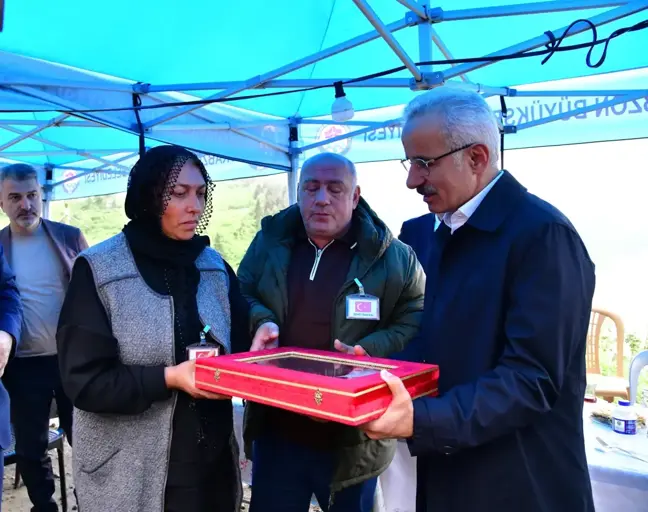 Ulaştırma Bakanı Uraloğlu, Şehit Piyade Uzman Onbaşı Berat Mecit Day'ın Ailesini Ziyaret Etti