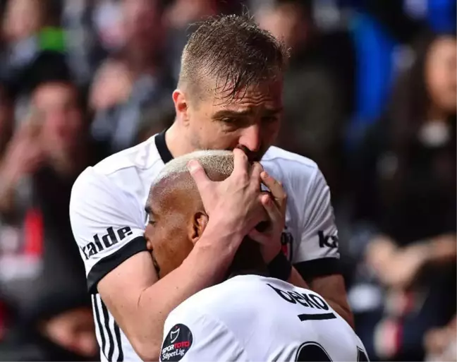 Spor Toto Süper Lig: Beşiktaş: 2 - Göztepe: 0 (İlk Yarı)