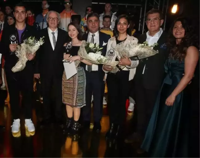 Eib 14'üncü Moda Tasarım Yarışması'nın Birincisi Sılay Kural