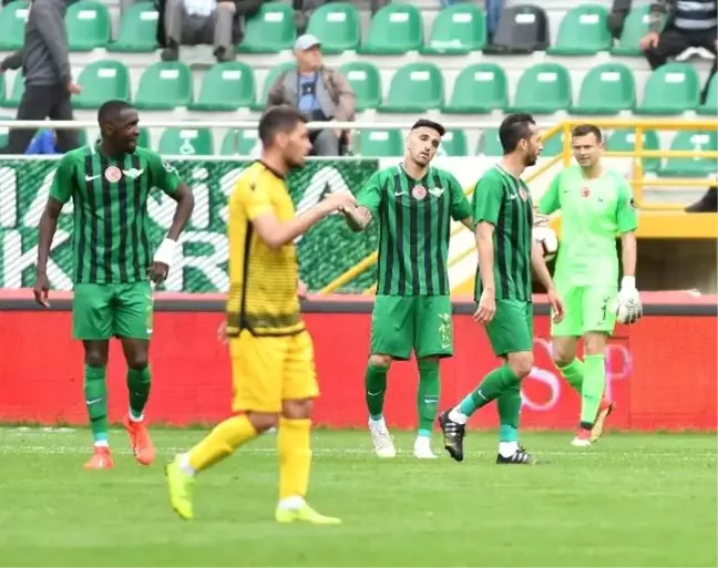 Akhisarspor'da Eryüksel'e Tepki, Kavçak'a Alkış