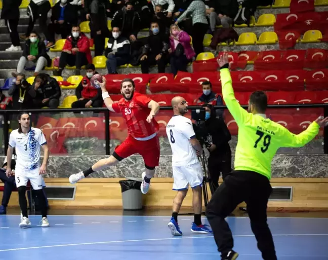 A Milli Erkek Hentbol Takımı, Güney Kıbrıs Rum Kesimi'ni 35-28'lik skorla yendi