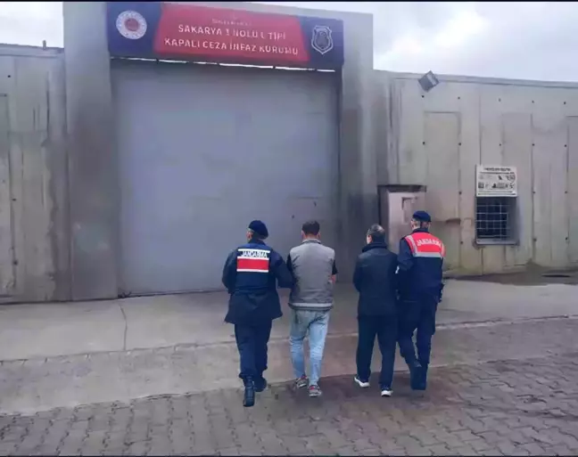 Sakarya'da Uyuşturucu Operasyonu: 3 Şahıs Tutuklandı