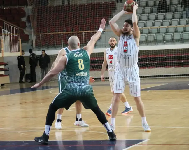 Yalova Group Belediyespor Evinde Kazandı