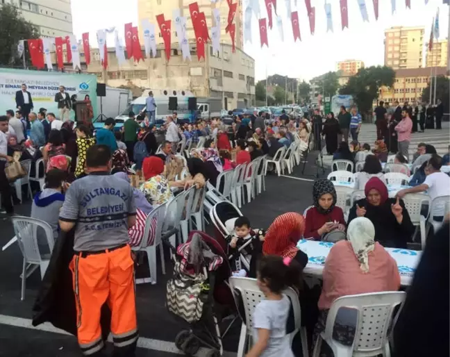 Sultangazi'de Ek Hizmet Binası ve Meydan Açılışı Yapıldı