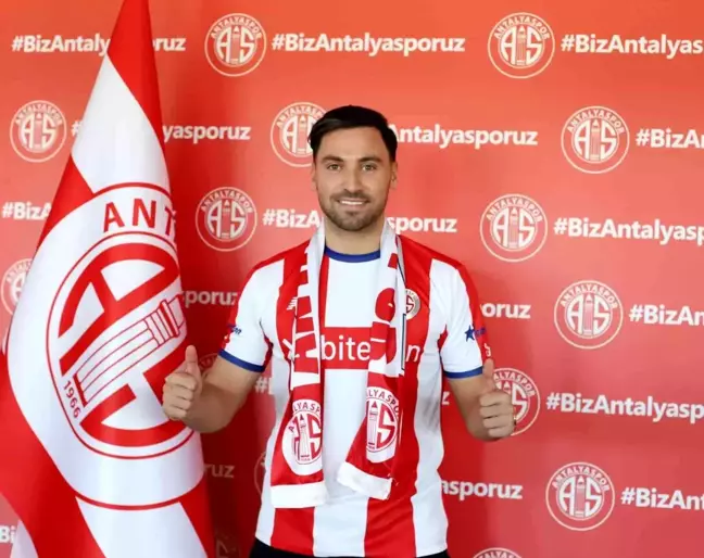 Antalyaspor, Sinan Gümüş ile 2.5 yıllık sözleşme imzaladı