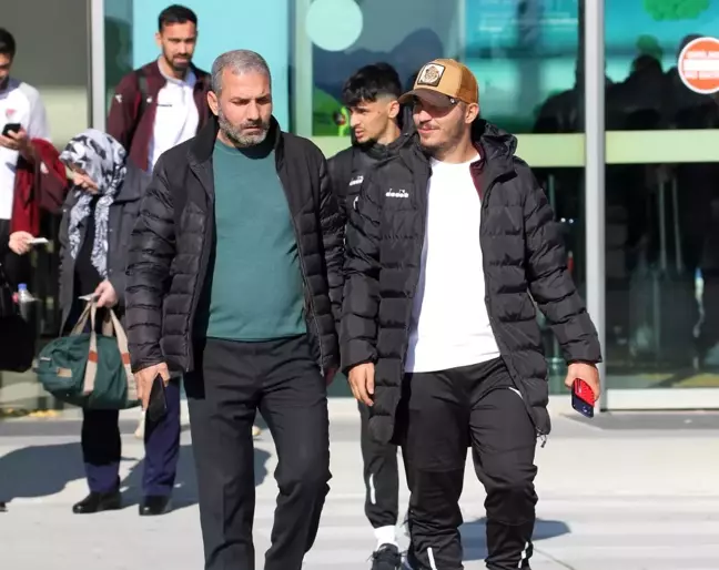 Elazığspor, Kemerkent Bulvarspor maçı için İstanbul'a gitti