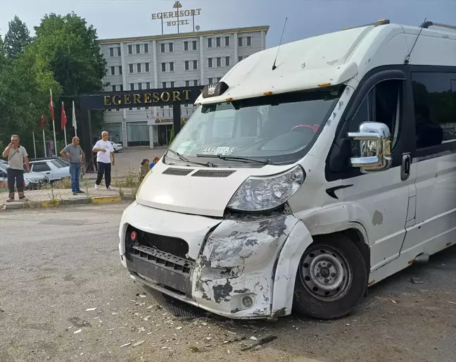 Safranbolu'da trafik kazası: 2'si ağır 4 yaralı