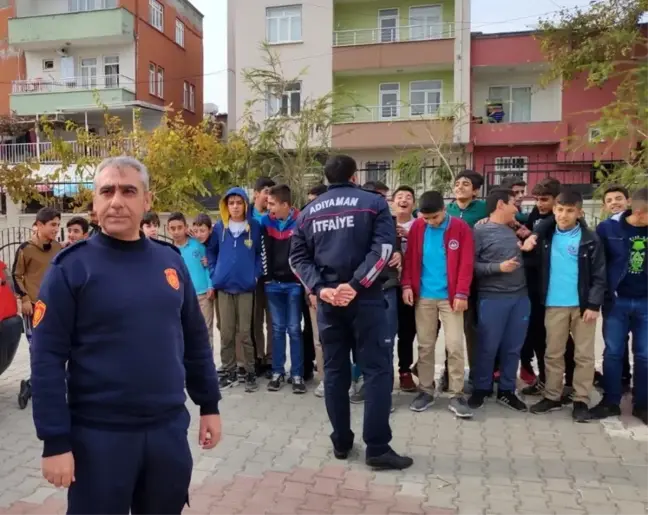 İtfaiye ekiplerinden öğrencilere eğitim