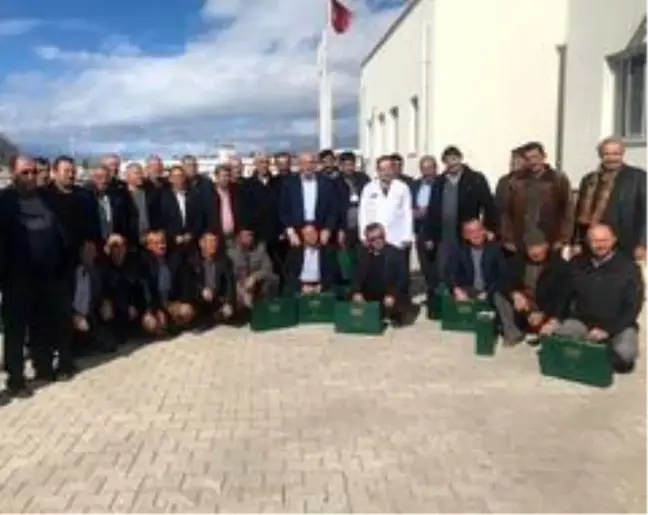 Karamanlı muhtarlar Torku'nun pekmez ve meyve suyu tesislerini gezdi