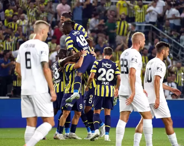 UEFA Avrupa Ligi: Fenerbahçe: 2 - Slovacko: 0 (İlk yarı)