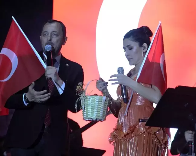 Süleymanpaşa Belediye Başkanı Cüneyt Yüksel, Melek Mosso konseri sonrası istifa etti