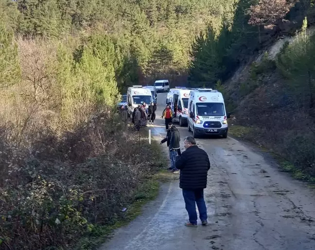 Sinop'ta Otomobilin Devrilmesi Sonucu 5 Kişi Yaralandı