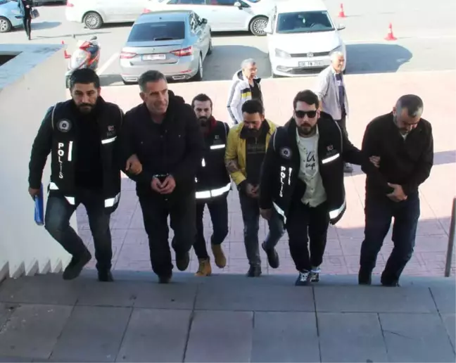 Fetö'cünün Valizinden Çıkanlar Şoke Etti